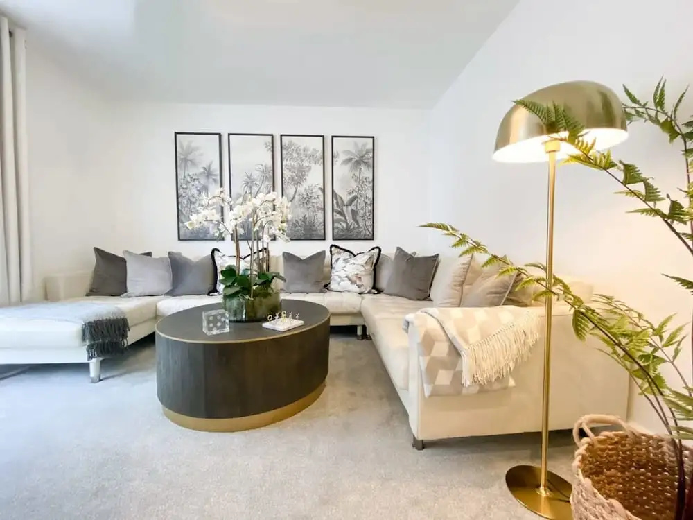 Host & Stay - The Charles Street House