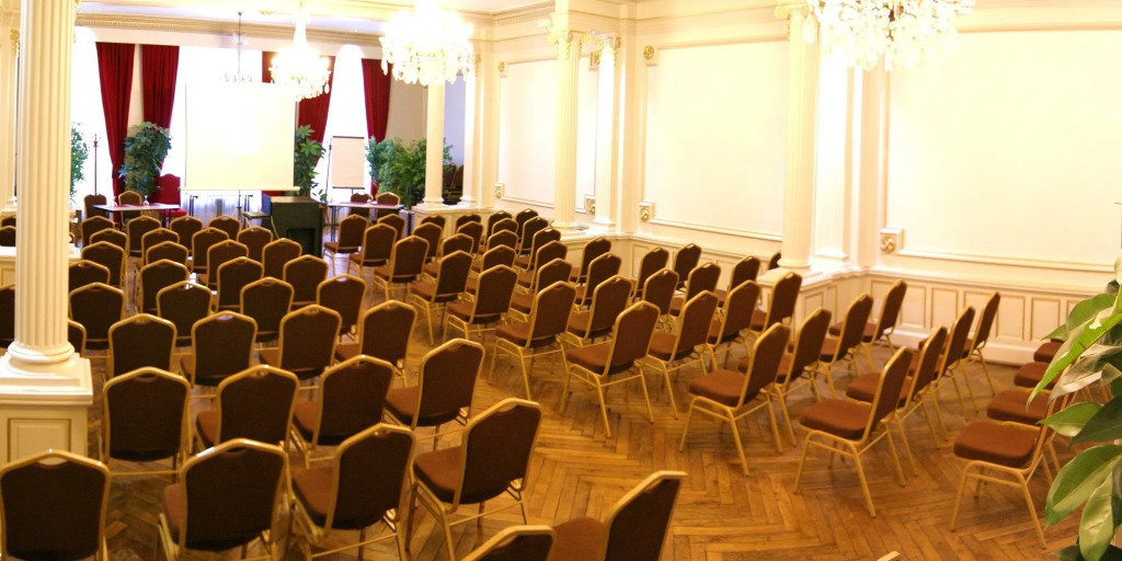 Hotel De Lunivers