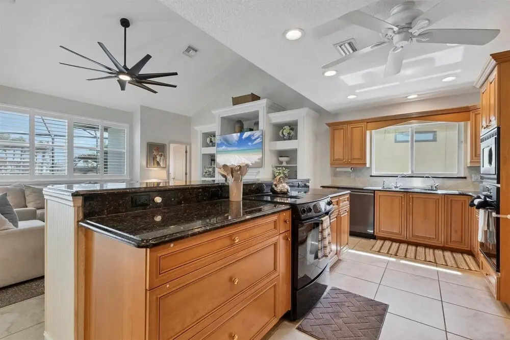 Punta Gorda Isles 4-Bedroom Private Pool Home on Canal 4 Home