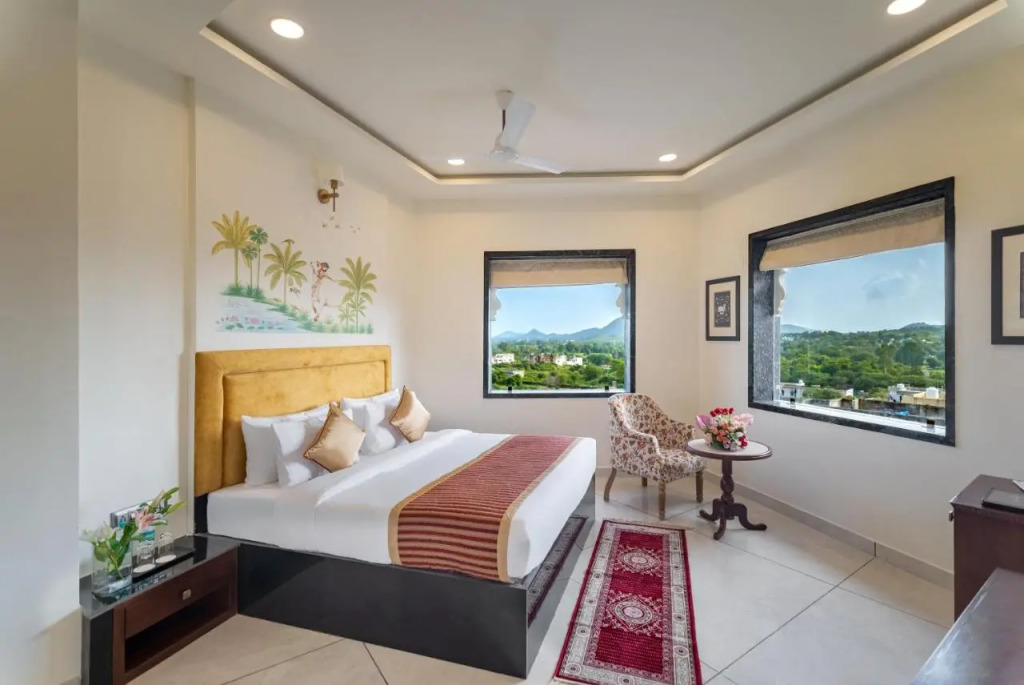 Traavista Aravali Mahal