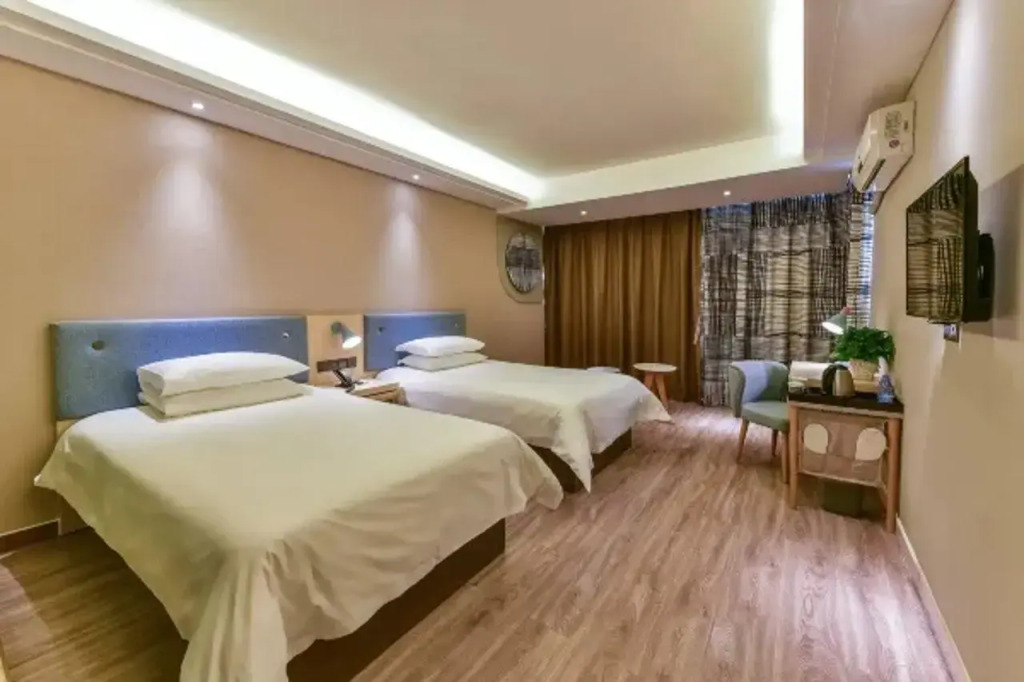 Homeinn · neo (Guilin High-Speed North Railway Station)