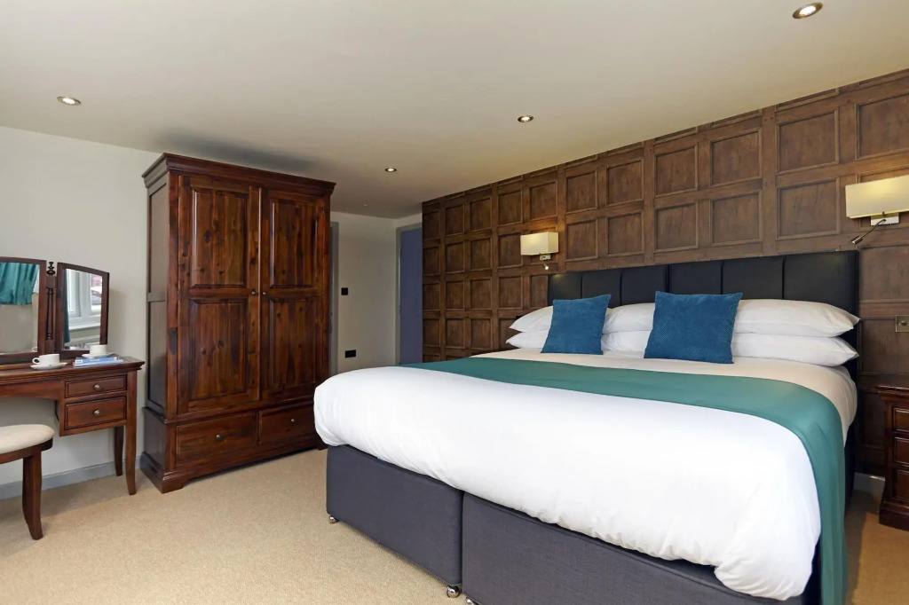 Waveney Inn & Hotel