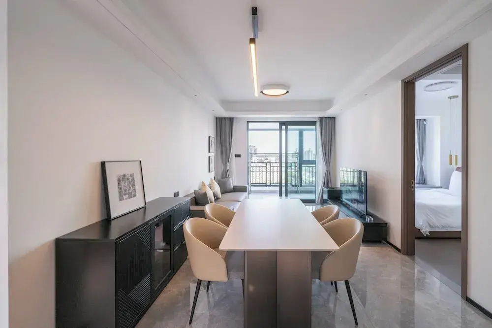 Tyms Hongqiao Deluxe 3BR 2BA APT