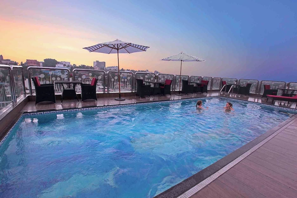 Casa Luxury Suites Inn