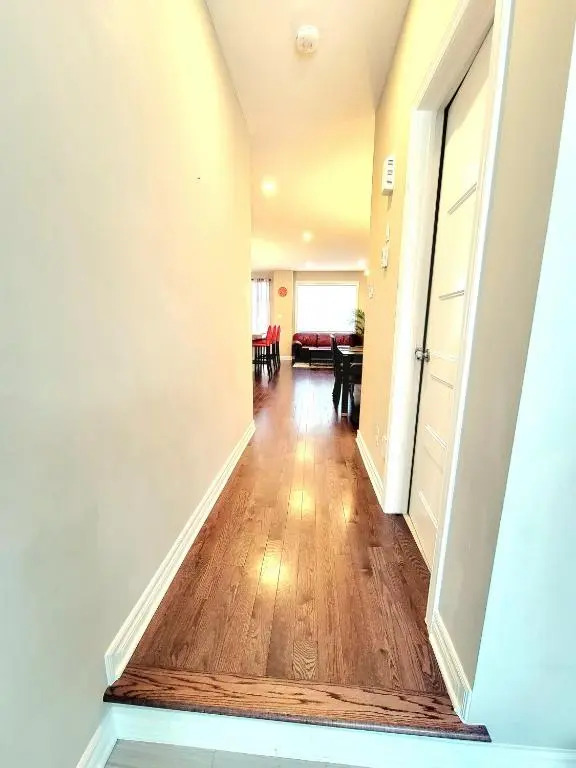 3 bedroom town house in ottawa close to downtown