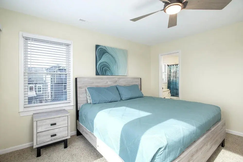 Azure 4 Bedroom Home by RedAwning