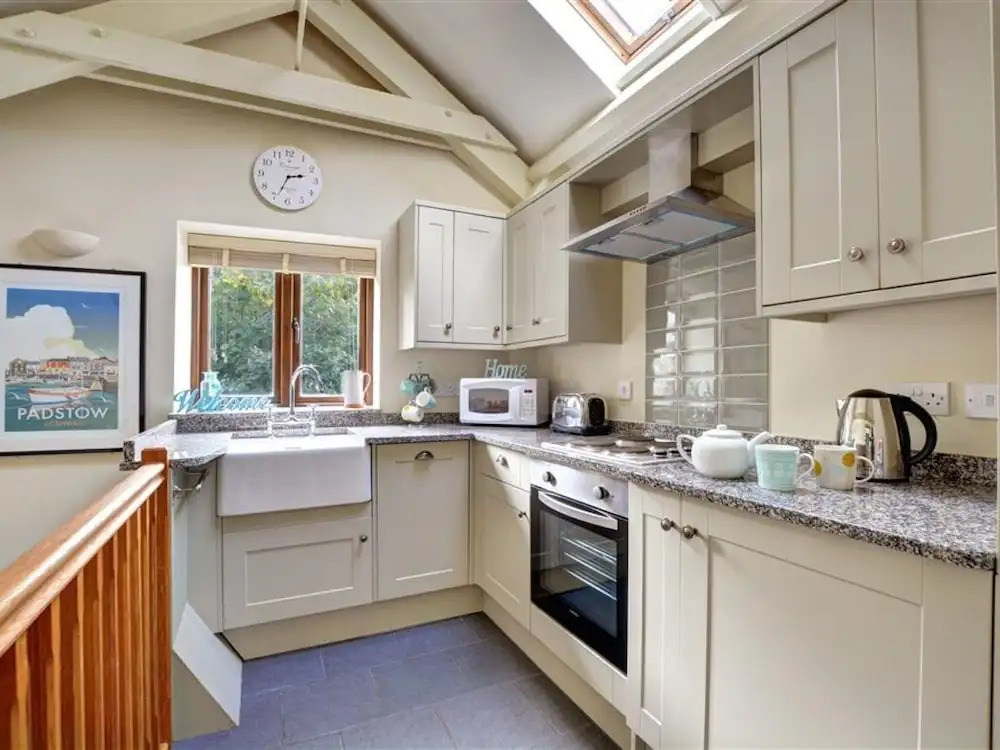 Bright Holiday Home With Pleasant Garden and Comfortable Interior in Dunmere