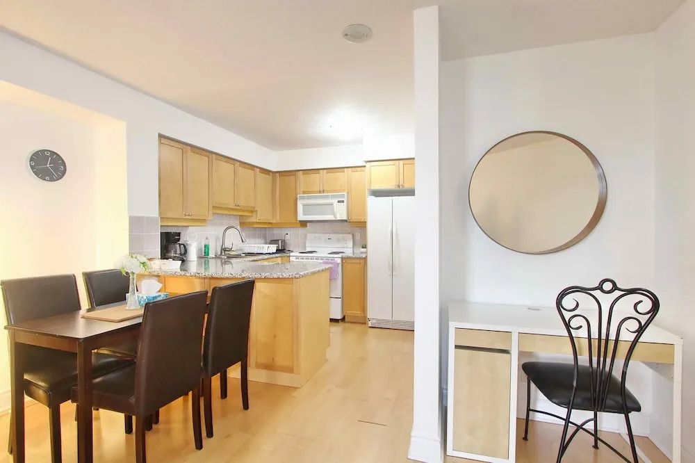 Pelicanstay in Harrison Garden Boulevard