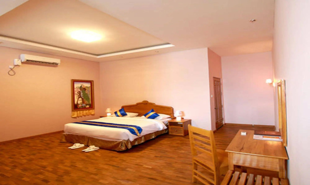 Famous Hotel