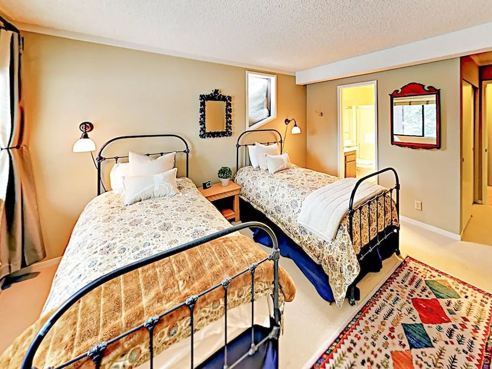 Mammoth Slopes Unit #72 - 2 Br Condo