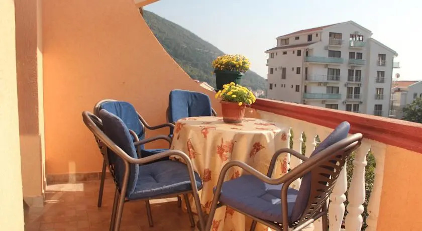 Sunny Villa Apartments