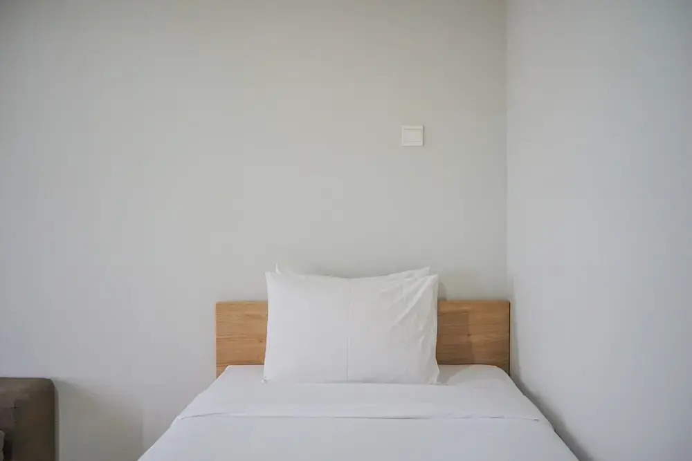 Minimalist Studio at Beverly 90210 Apartment