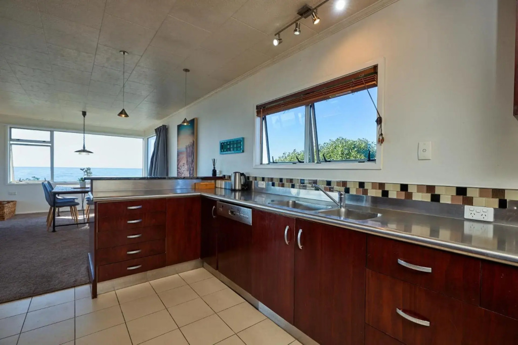 Ocean & Mountain Views - Relax & Enjoy