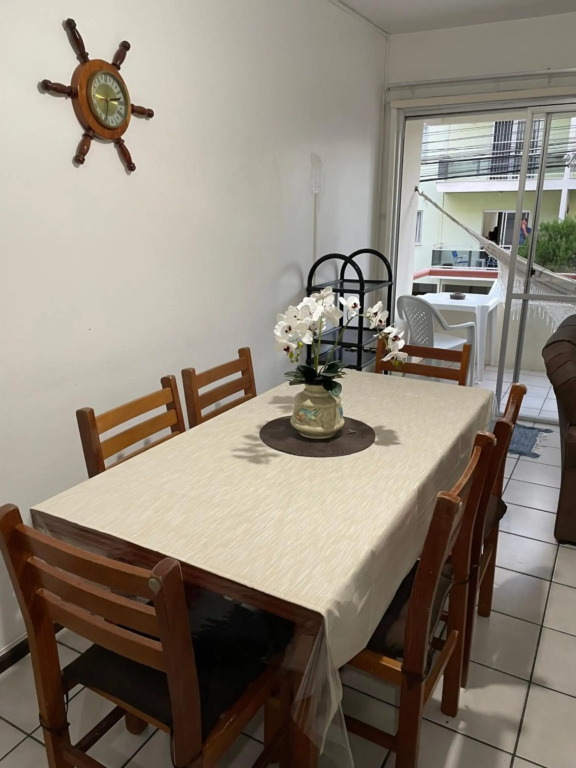 Lindo apartamento super completo em Meia Praia, 100 metros do mar e 10 quadras do centro
