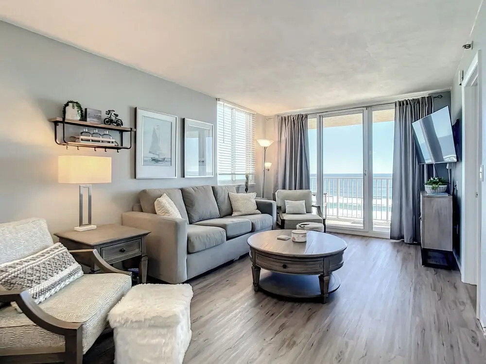 Oceania Beach Club 706