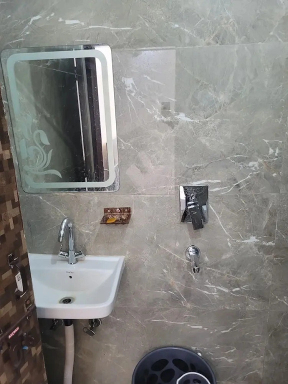 Roomshala Hotel Scorpio