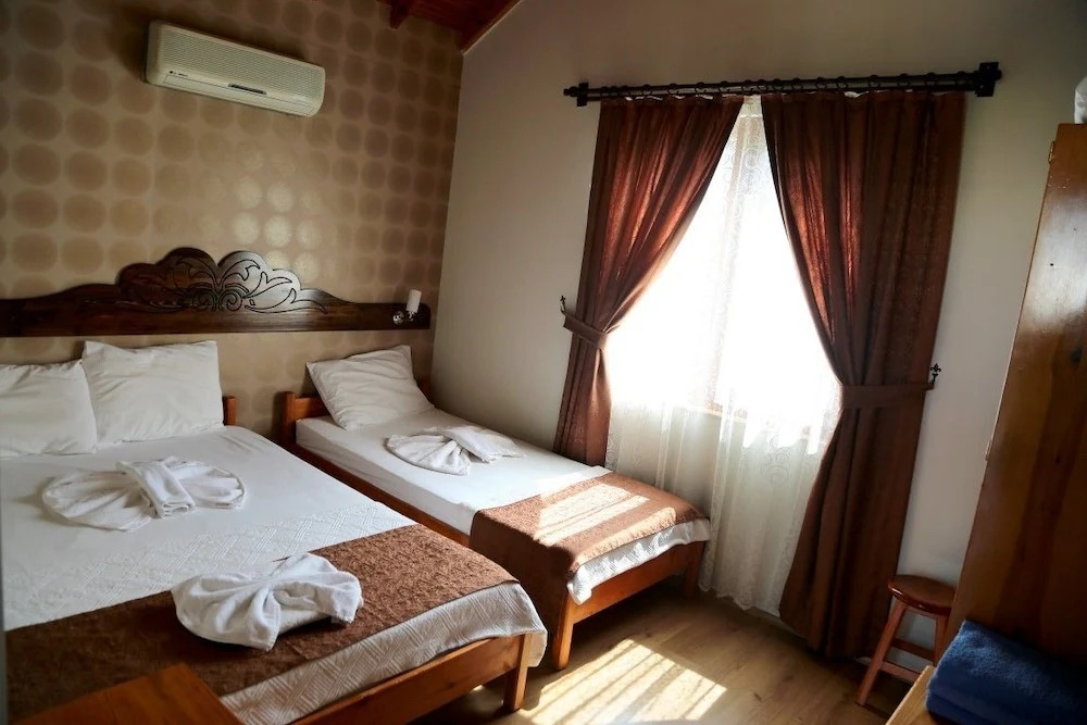 Arkadas Otel