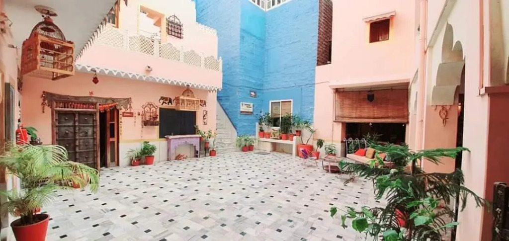 Durag Niwas Guest House