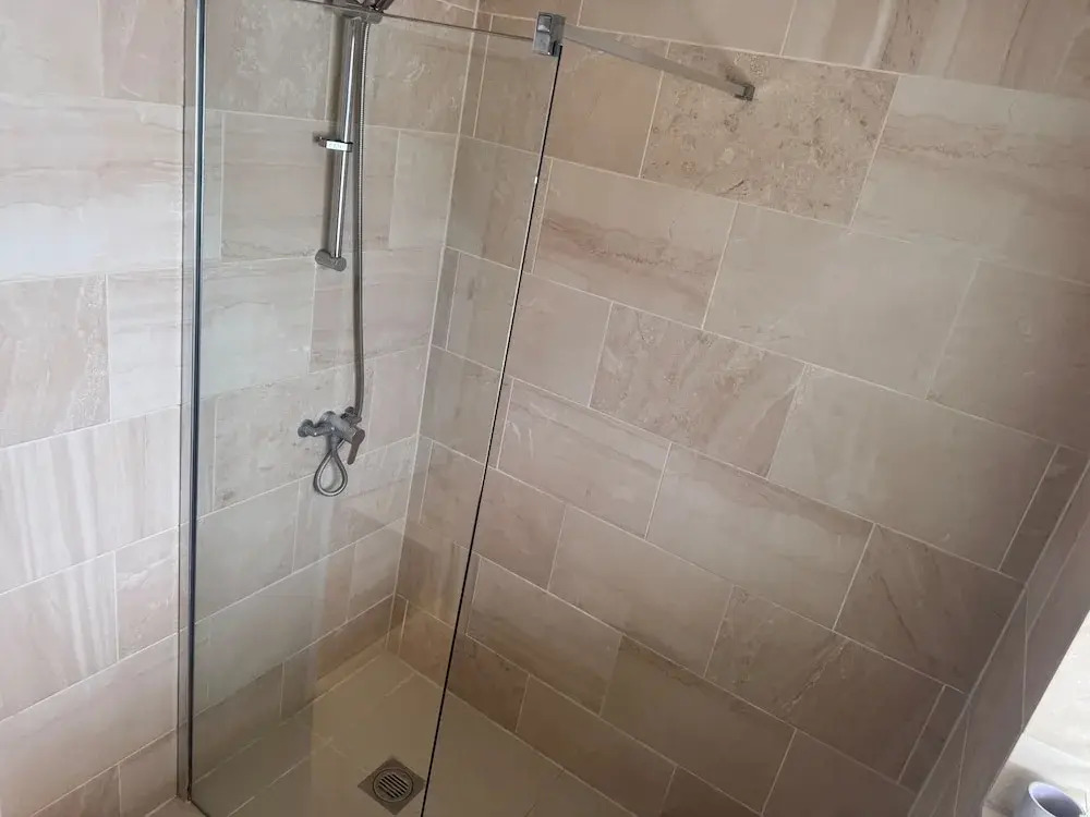 Pet-Friendly - 2 Bedrooms Bungalow hot tub parking