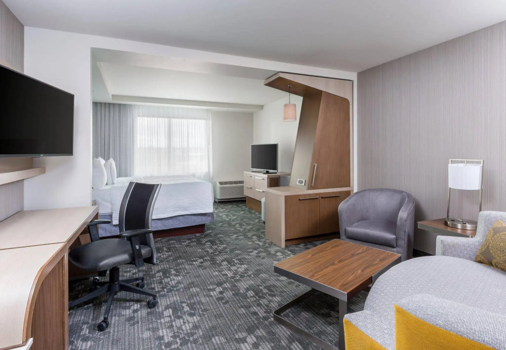 Courtyard by Marriott Bismarck North