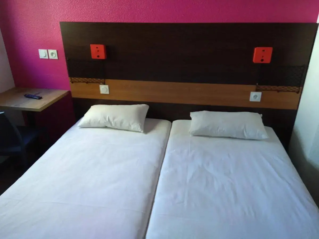 Hotel F1 Maurepas
