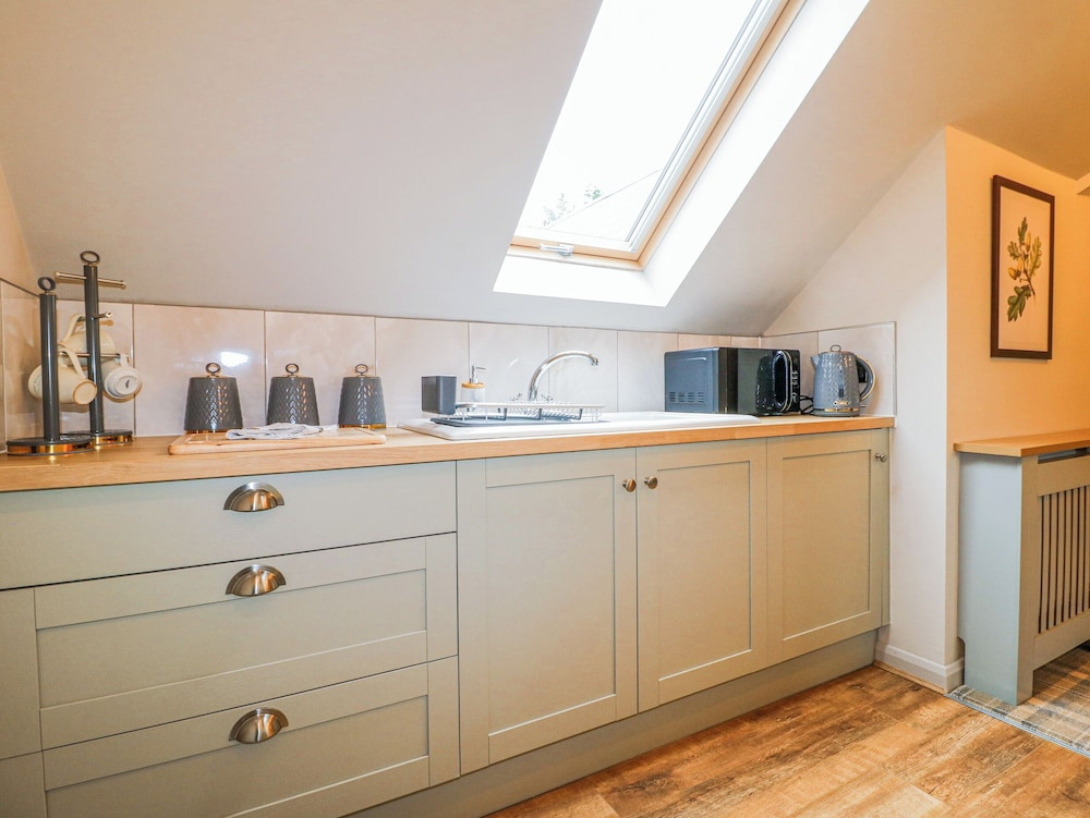 The Oak Room - Windmill Country Retreats