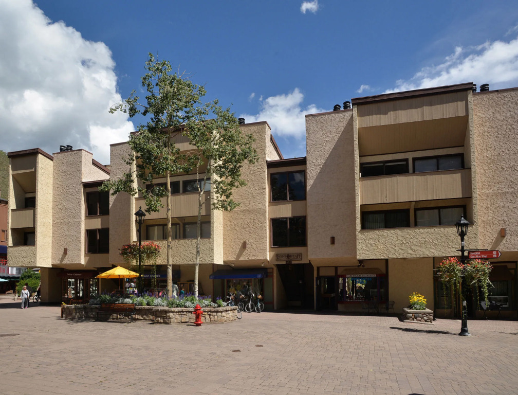 Lionshead Arcade #306 - 7 Br Condo