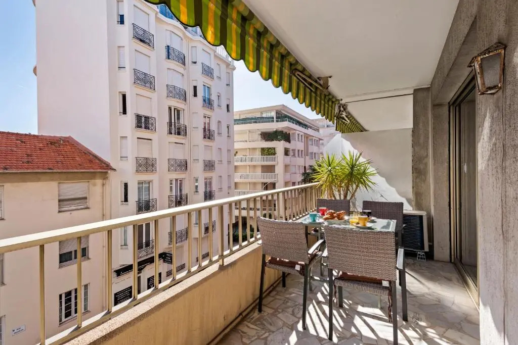 Majestic Apartment