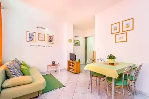 Apartments Mirna