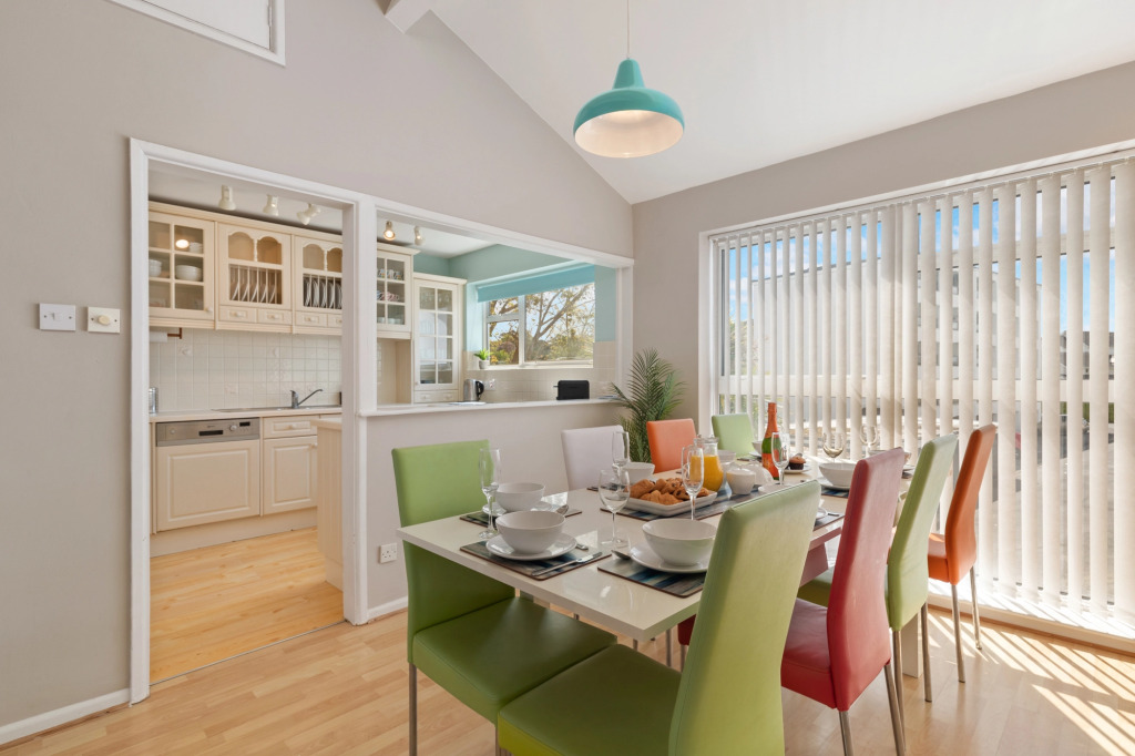 Cystanog Fach - Spectacular Sea Views, Balcony and Terrace, Parking