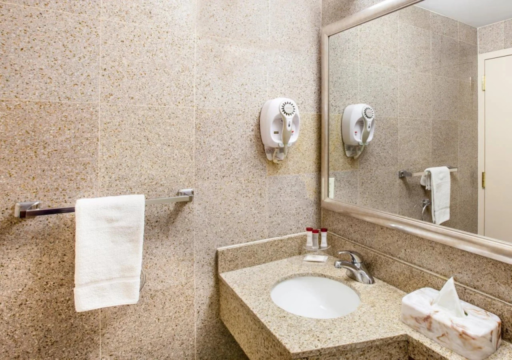 Royal Stay Hotel