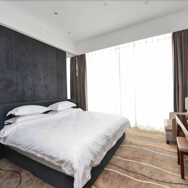 Ruilaishi Business Theme Hotel