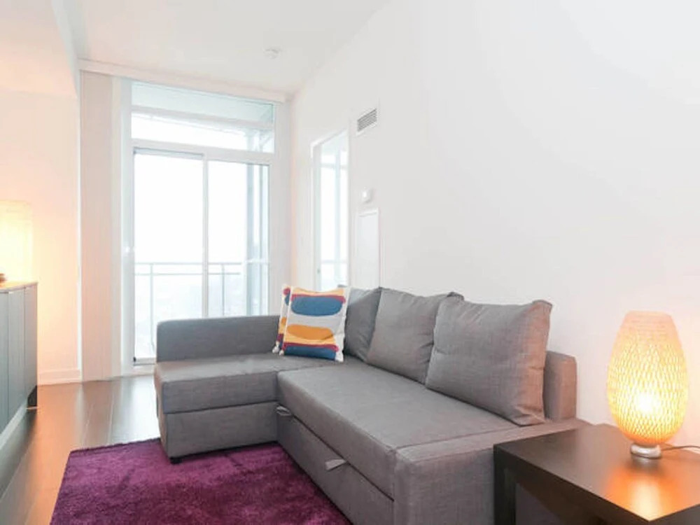 N2N Suites - Downtown Lake & City View offered by Short Term Stays