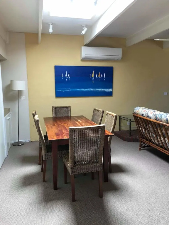 Lakes Jakaranda Holiday Units