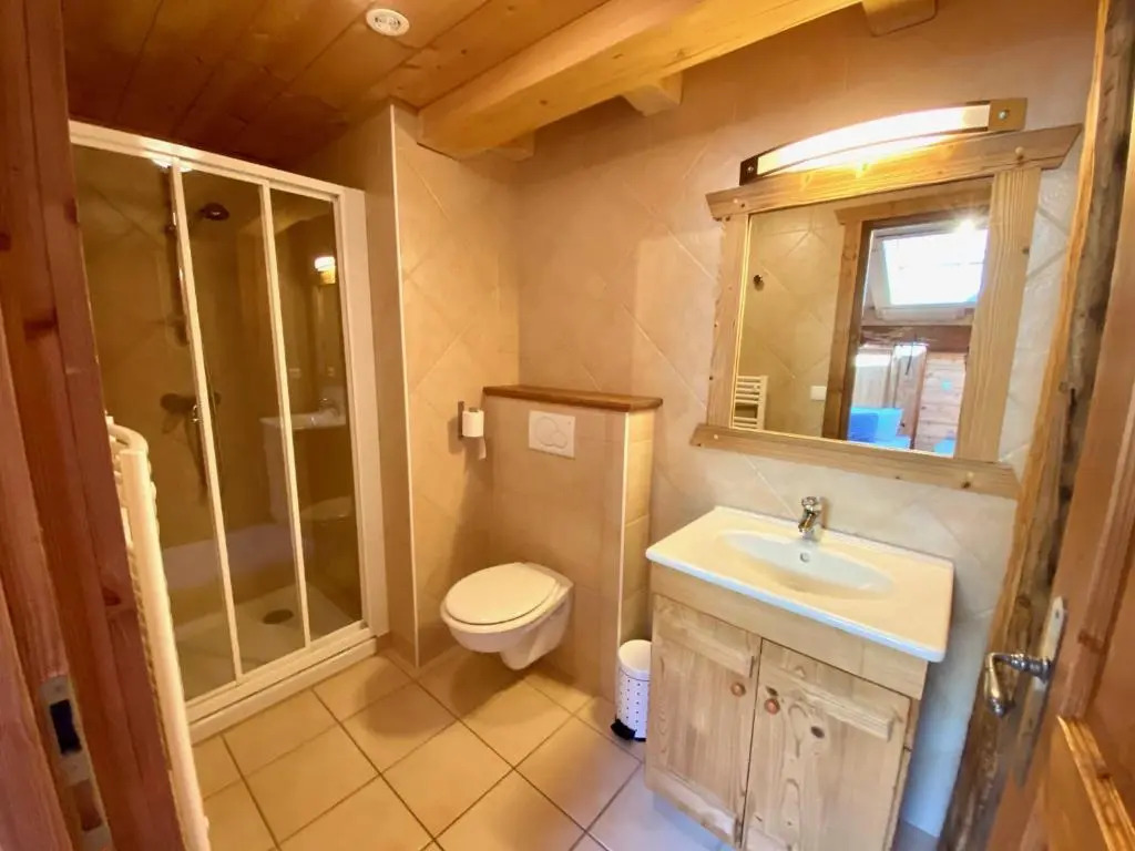 Chalet in Morzine Sleeping 12 with Sauna