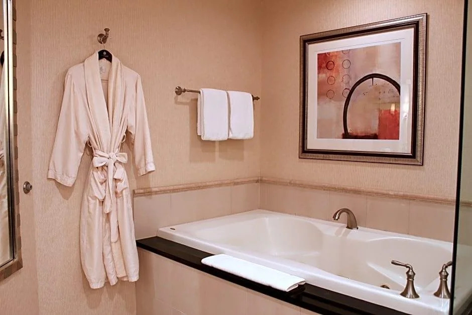The Signature at MGM Grand by Luxury Suites International