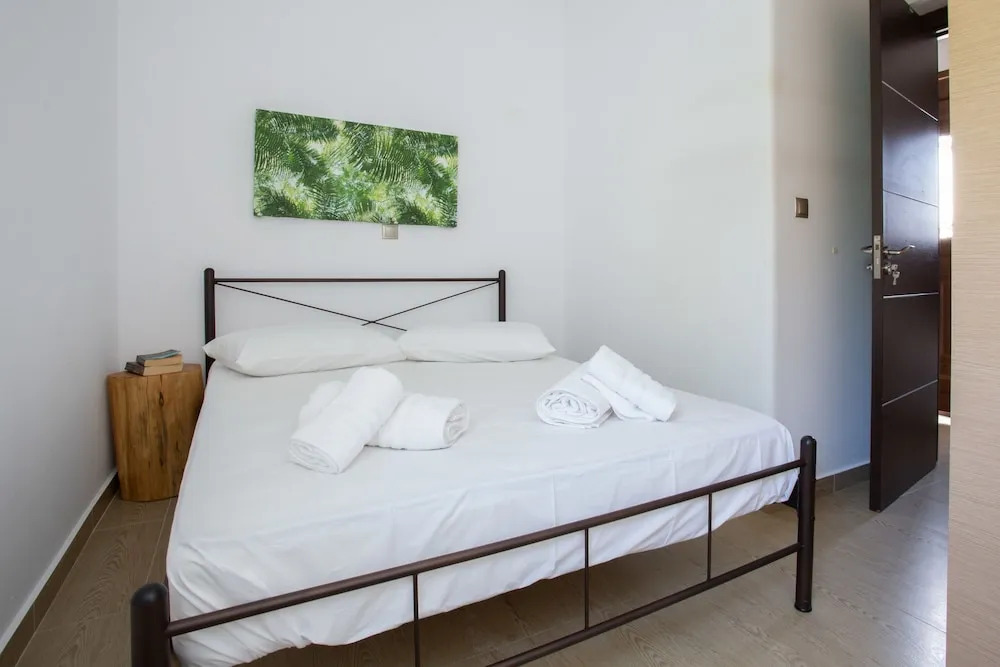 Paros Central House