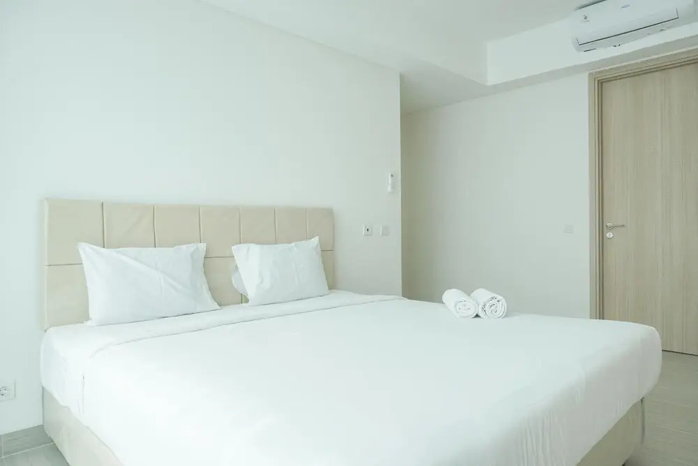 Spacious And Nice 2Br At Hillcrest House Apartment