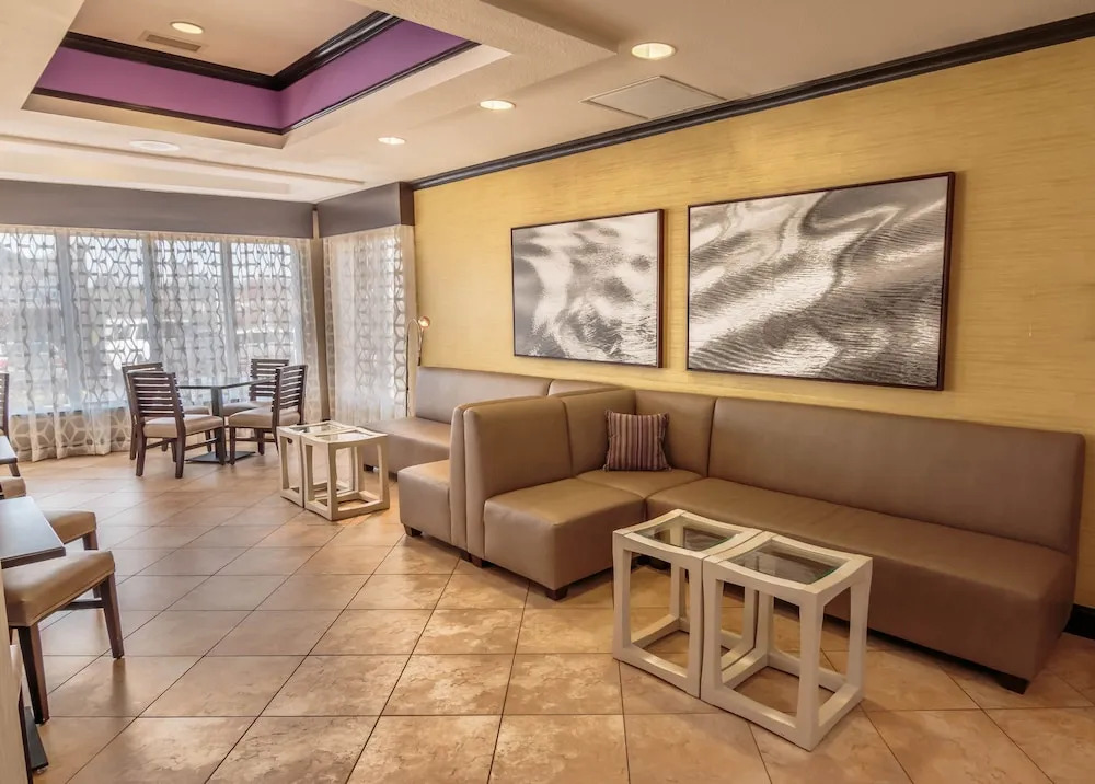 Holiday Inn Express Amp Suites Farmington