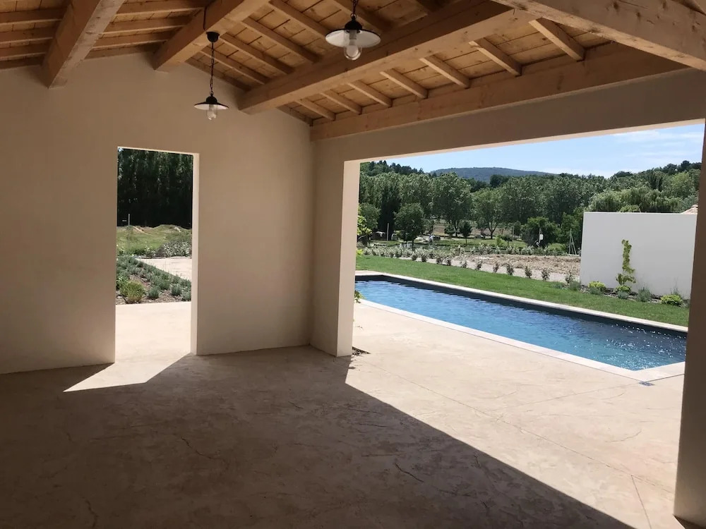 Villa with 4 Bedrooms in Malaucène, with Private Pool, Enclosed Garden And Wifi