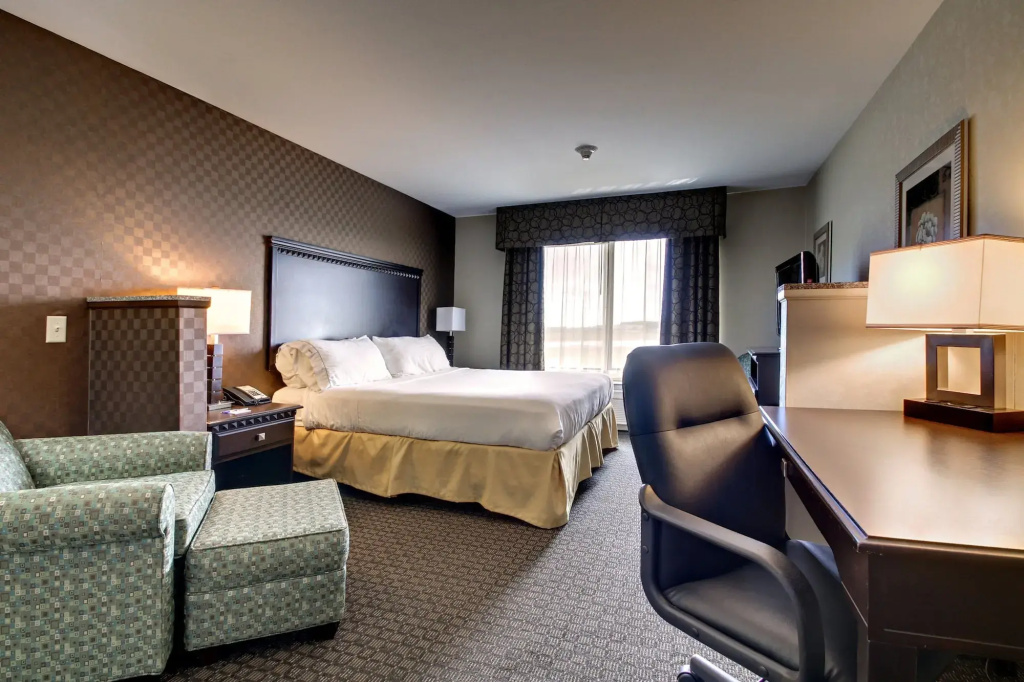 Holiday Inn Express Hotel & Suites Peru - Lasalle Area by IHG