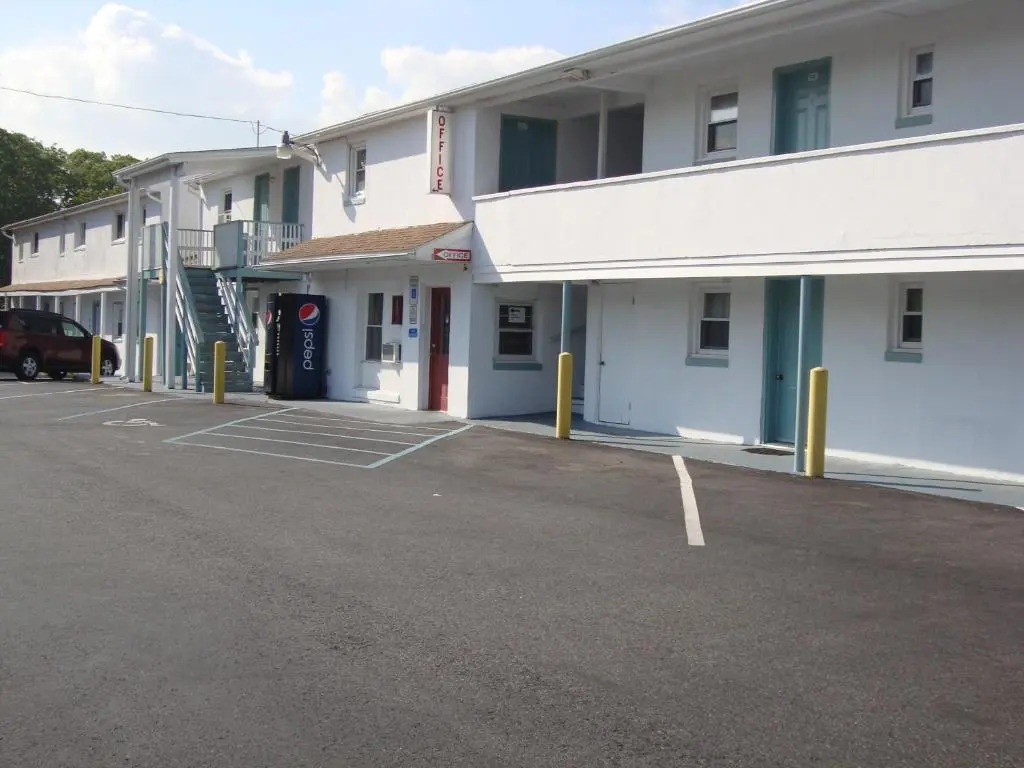 Budget Inn