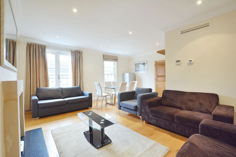 William Mews Townhouse