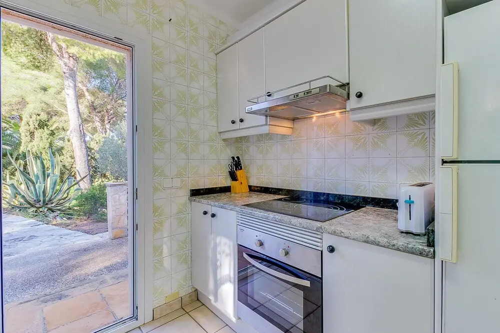 Villa With Pool and air Conditioning