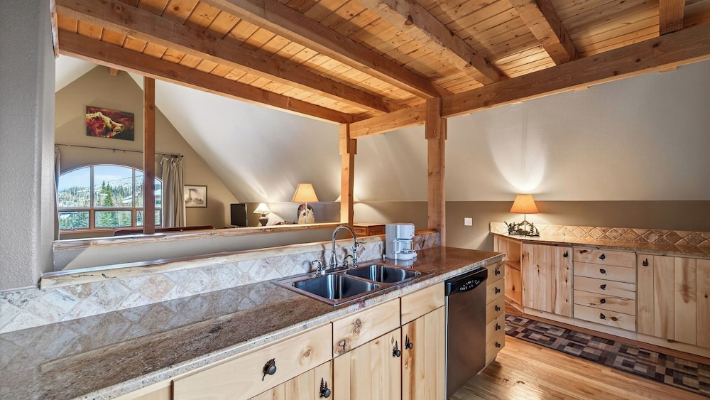 Spacious Winter Park Home w/ Game Room, Fireplace & Resort Bus Access Elk Court Lodge by Avantstay