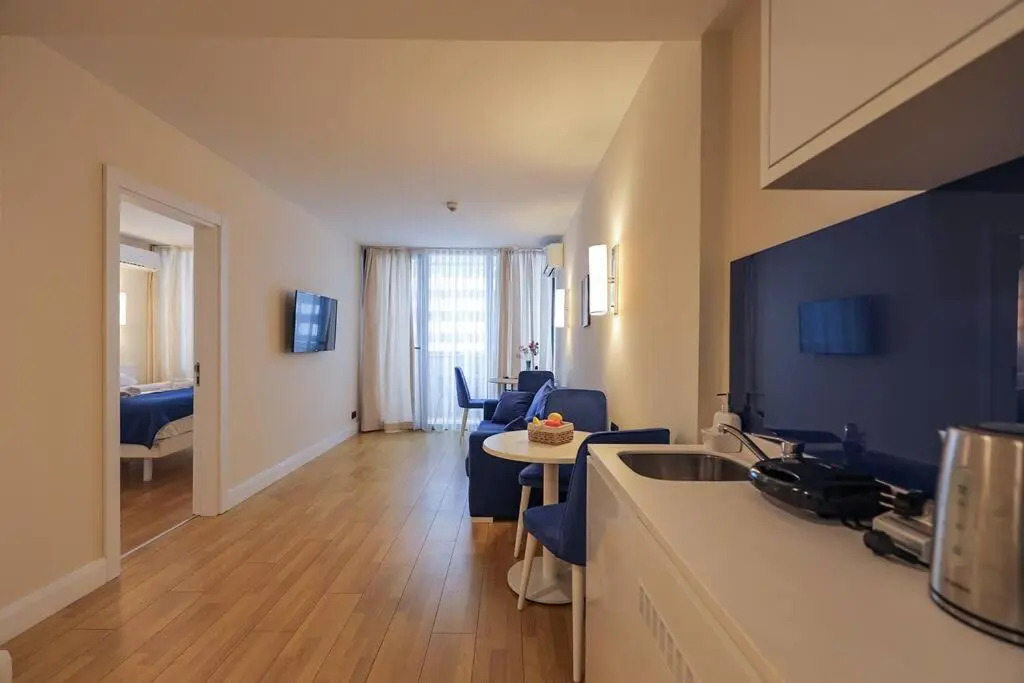 Lovely 1BR apartment with balcony by the Black sea beach