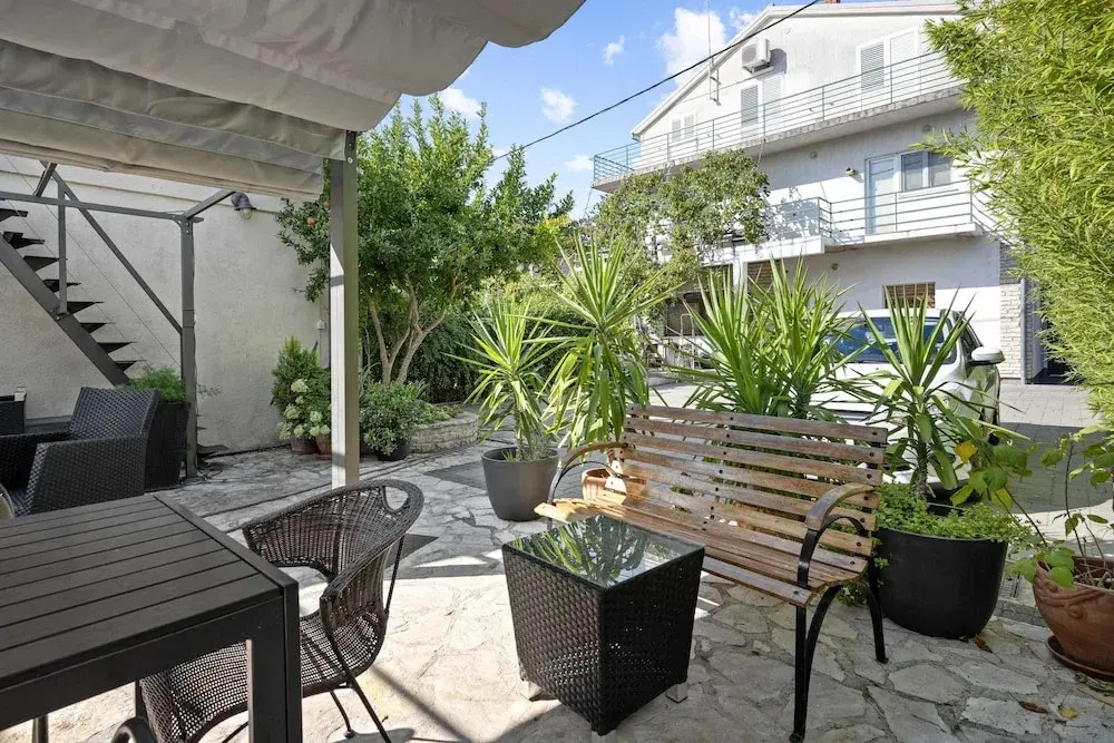 Regina Apartments