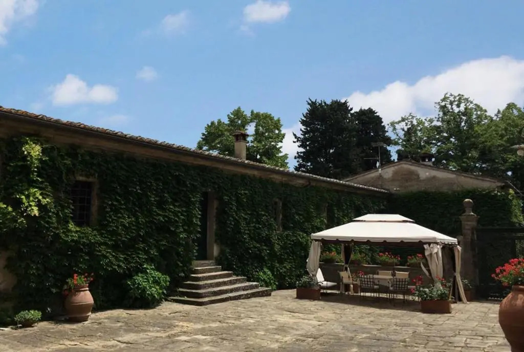 Torre Di Montelopio by Salogi Villas