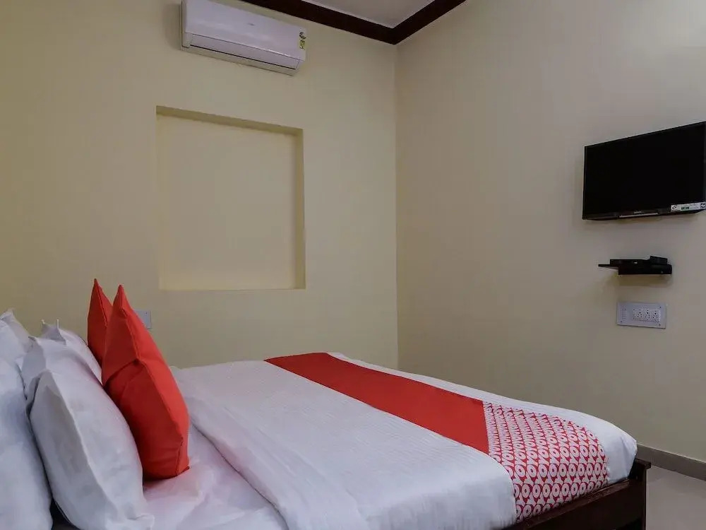 Moti Mahal Lawn By Oyo Rooms
