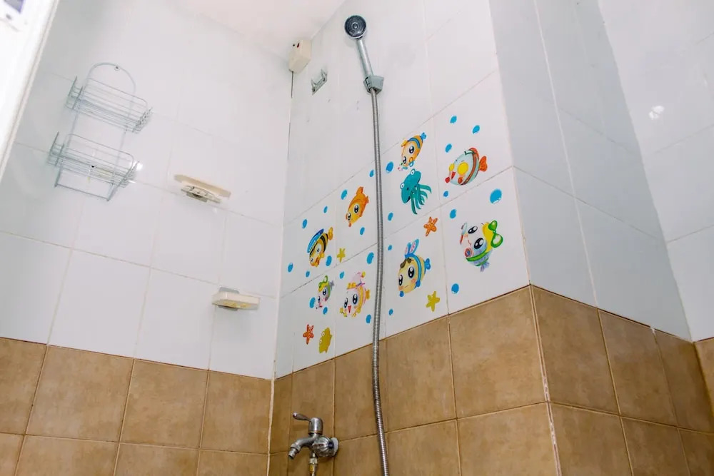 Spacious And Comfy 1Br At Green Pramuka City Apartment